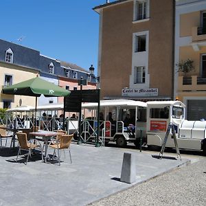 Logis Hotel Castel De Mirambel